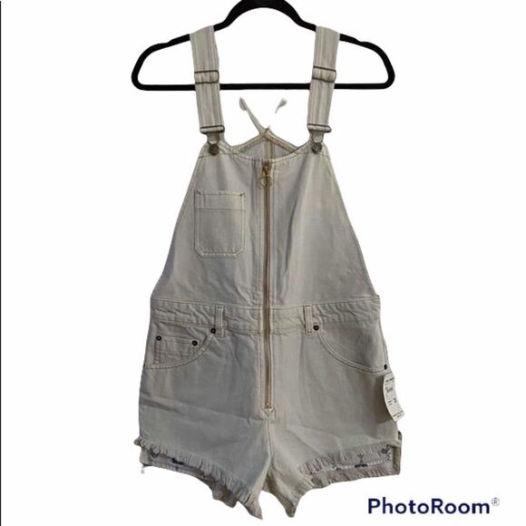 ✨ White Sunkissed Denim Overalls Romper/Jumpsuit✨ - Picture 2 of 12
